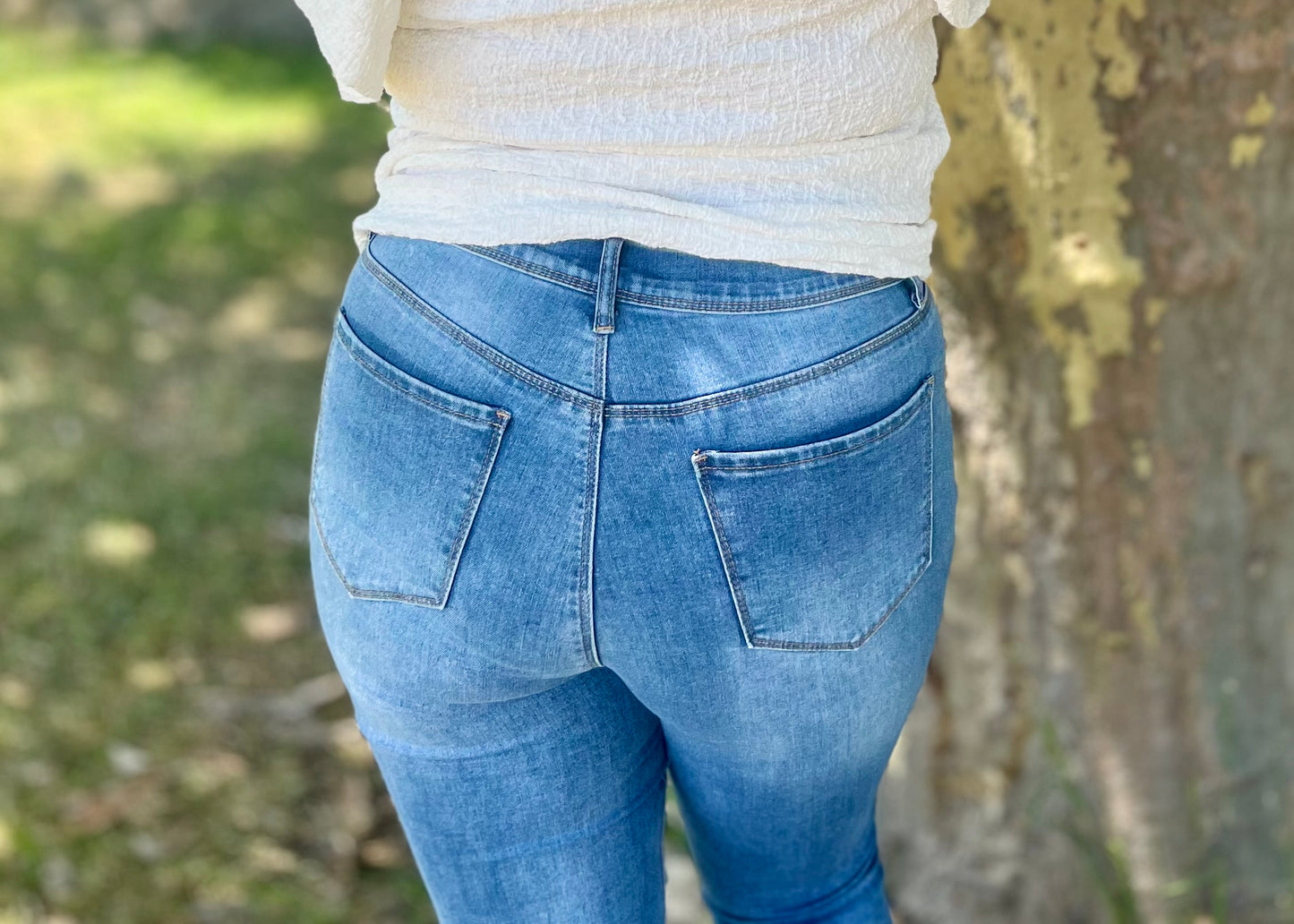 Women's Distressed Skinny Jeans